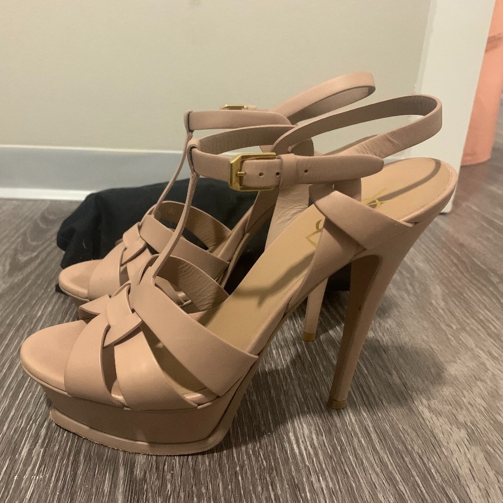 Saint Laurent Nude Pink Leather T-Strap Knot Heels - Picture 2 of 4